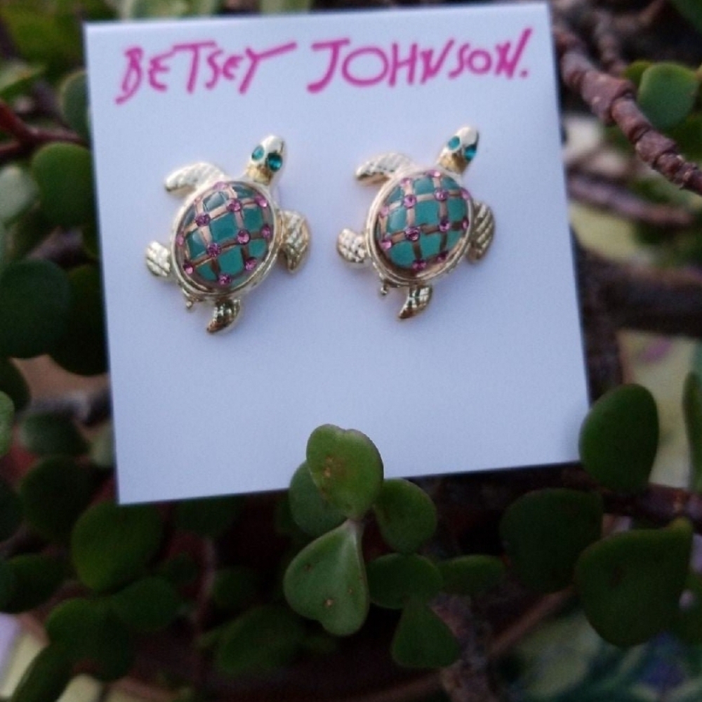 Authentic Betsey Johnson Turtle 🐢 Eàrrings🔥 SALE $ 25. - Picture 2 of 4